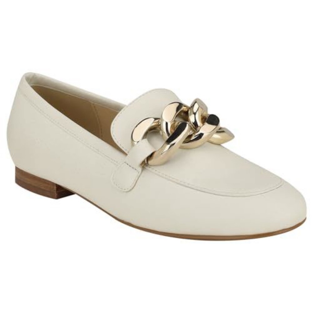 Nine West Oriah Chainlink Loafers size 6 New with box in white